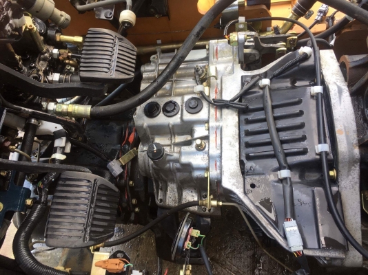 ขายรถโฟลคลิฟท์ TOYOTA 7FD25 ดีเซล เกียร์คลัตช์ , เสายกสูง 5 เมตร , เครื่องยนต์ดีเซล 2Z ,งาปรับคว่ำหงาย , รถนำเข้าแท้จากญี่ปุ่น 100\% ( รถไม่เคยใช้งานในเมืองไทย นำเข้าจากญี่ปุ่น )