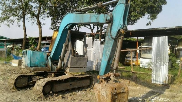 ขาย 195,000 KOMATSU pc 60-3 เครื่องดี ปั้มแรง เอวดี ช่วงล่างแน่น รถพร้อมใช้ รถอยู่ สระบุรี 090-772-3710 090-772-3708