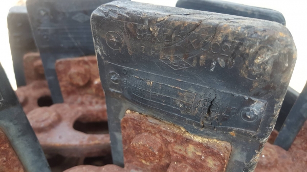 ขายด่วน///แทรคเหล็ก มาพร้อมกับก๊อบยางใช้สำหรับรถขุด ไซค์ 20-30 และได้อีกหลายรุ่น ไม่ว่าจะงานถนนหรือดินใช้ได้สะดวก ขายราคาถูก 32,000 บาท ขายด่วน///แทรคเหล็ก มาพร้อมกับก๊อบยางใช้สำหรับรถขุด ไซค์ 20-30 และได้อีกหลายรุ่น ไม่ว่าจะงานถนนหรือดินใช้ได้สะดวก ขายราคาถูก 32,000 บาท