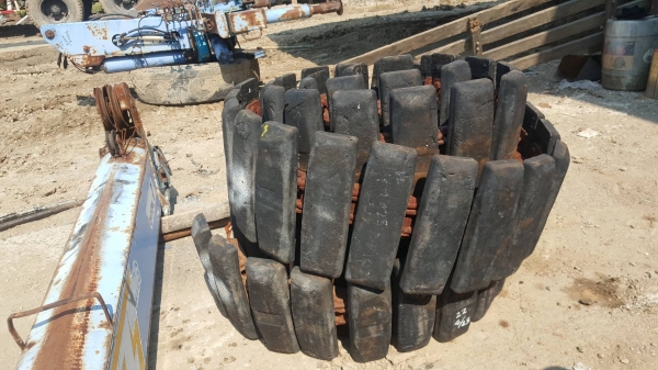 ขายด่วน///แทรคเหล็ก มาพร้อมกับก๊อบยางใช้สำหรับรถขุด ไซค์ 20-30 และได้อีกหลายรุ่น ไม่ว่าจะงานถนนหรือดินใช้ได้สะดวก ขายราคาถูก 32,000 บาท ขายด่วน///แทรคเหล็ก มาพร้อมกับก๊อบยางใช้สำหรับรถขุด ไซค์ 20-30 และได้อีกหลายรุ่น ไม่ว่าจะงานถนนหรือดินใช้ได้สะดวก ขายราคาถูก 32,000 บาท