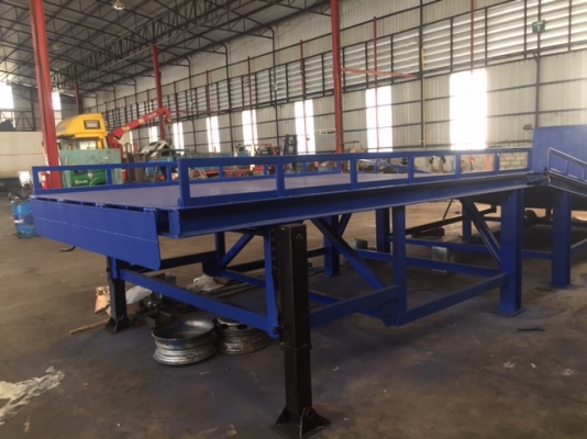 ขายMobile Ramp  สะพานโหลดสินค้า  สะพานโหลดสินค้าสำหรับโฟล์คลิฟท์ สะพานปรับระดับ ขายสะพานขึ้นตู้คอนเทนเนอร์ สะพานขึ้นรถบรรทุก