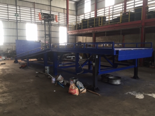 ขายMobile Ramp  สะพานโหลดสินค้า  สะพานโหลดสินค้าสำหรับโฟล์คลิฟท์ สะพานปรับระดับ ขายสะพานขึ้นตู้คอนเทนเนอร์ สะพานขึ้นรถบรรทุก