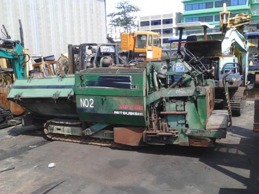 รถปูยาง MITSUBISHI รุ่น MF24 B รถปูยาง MITSUBISHI รุ่น MF24 B