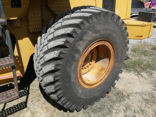 ขาย CAT 938G-2 รถสวยมาก นำเข้าจากญี่ปุ่น โทร.090-986-2521 อ๊อบ