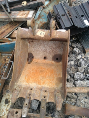 บุ้งกี๋รถแบคโฮ ใส่ PC20 ของเก่านอกนำเข้าจากญี่ปุ่น ยังไม่เคยใช้งานในไทย สภาพดี พร้อมใช้งาน