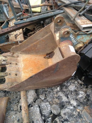 บุ้งกี๋รถแบคโฮ ใส่ PC20 ของเก่านอกนำเข้าจากญี่ปุ่น ยังไม่เคยใช้งานในไทย สภาพดี พร้อมใช้งาน