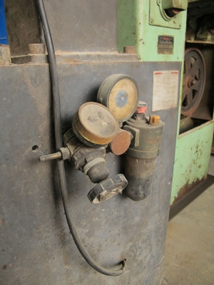 ขายเครื่องเปลี่ยนถอด-ใส่ยางรถยนต์ KOBOY รุ่นเก่าแข็งแรงใช้ดี ขายเครื่องเปลี่ยนถอด-ใส่ยางรถยนต์ KOBOY รุ่นเก่าแข็งแรงใช้ดี