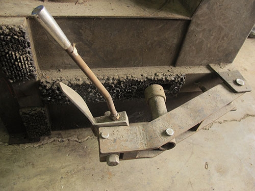 ขายเครื่องเปลี่ยนถอด-ใส่ยางรถยนต์ KOBOY รุ่นเก่าแข็งแรงใช้ดี ขายเครื่องเปลี่ยนถอด-ใส่ยางรถยนต์ KOBOY รุ่นเก่าแข็งแรงใช้ดี