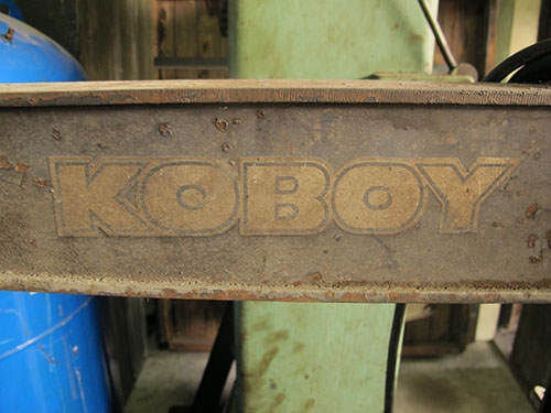 ขายเครื่องเปลี่ยนถอด-ใส่ยางรถยนต์ KOBOY รุ่นเก่าแข็งแรงใช้ดี ขายเครื่องเปลี่ยนถอด-ใส่ยางรถยนต์ KOBOY รุ่นเก่าแข็งแรงใช้ดี