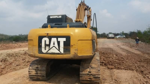 ขาย 1,090,000 CAT 315 DL ไฟฟ้าครบ เครื่องแรง ปั้มแรง เอวแน่น ช่วงล่างโซ่หนา รอนเลอร์มีแตกบ้าง เอกสารอินวอยทร์  รถอยู่ สระบุรี 092-5956777 ยุ