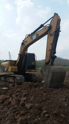 ขาย 1,090,000 CAT 315 DL ไฟฟ้าครบ เครื่องแรง ปั้มแรง เอวแน่น ช่วงล่างโซ่หนา รอนเลอร์มีแตกบ้าง เอกสารอินวอยทร์  รถอยู่ สระบุรี 092-5956777 ยุ