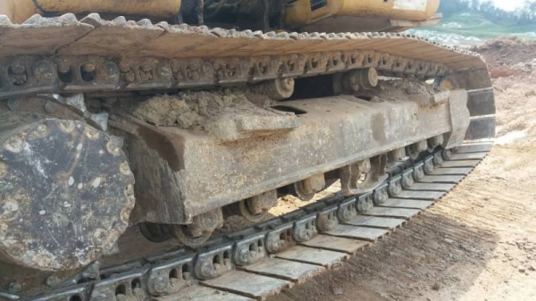 ขาย 1,090,000 CAT 315 DL ไฟฟ้าครบ เครื่องแรง ปั้มแรง เอวแน่น ช่วงล่างโซ่หนา รอนเลอร์มีแตกบ้าง เอกสารอินวอยทร์  รถอยู่ สระบุรี 092-5956777 ยุ