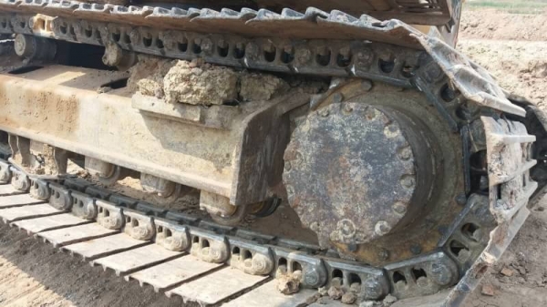 ขาย 1,090,000 CAT 315 DL ไฟฟ้าครบ เครื่องแรง ปั้มแรง เอวแน่น ช่วงล่างโซ่หนา รอนเลอร์มีแตกบ้าง เอกสารอินวอยทร์  รถอยู่ สระบุรี 092-5956777 ยุ