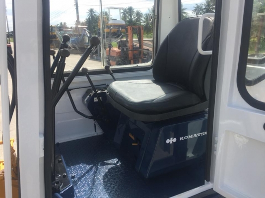 รถขุด KOMATSU PC30-2 มีหัวเก๋ง นำเข้ามือสองญี่ปุ่น