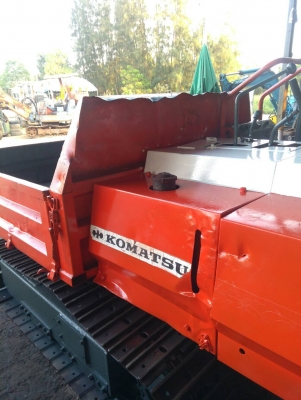 รถบรรทุกตีนตะขาบ KOMATSU  รถเก่านอกนำเข้า ยังไม่เคยใช้งานในไทย ยกดั๊มได้ ชม.การทำงานน้อย  พร้อมลุยงาน มีเอกสารใบอินวอยซ์