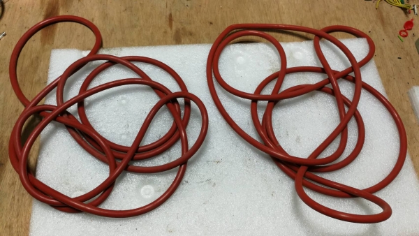 2 เส้น 200 บ.ส่งถึงบ้านฟรีโทร 083-2000058 LINE ID: line832923 ยางโอริงสีแดงอ่อนโต 10 mm. รอบวงใหญ่มา