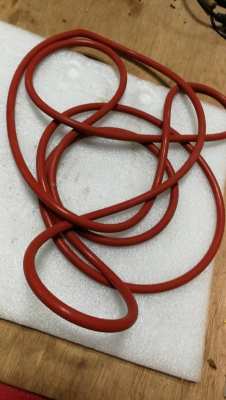 2 เส้น 200 บ.ส่งถึงบ้านฟรีโทร 083-2000058 LINE ID: line832923 ยางโอริงสีแดงอ่อนโต 10 mm. รอบวงใหญ่มา