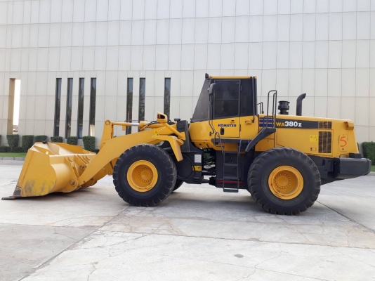 ขายรถตักล้อยางขนาด 3.6 คิว komatsu WA380z-6 รถสวยเอกสารพร้อมขึ้นเล่ม