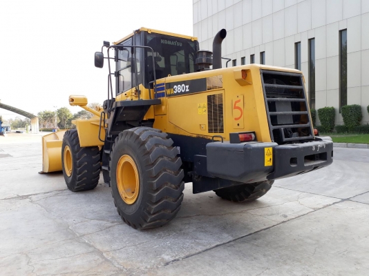 ขายรถตักล้อยางขนาด 3.6 คิว komatsu WA380z-6 รถสวยเอกสารพร้อมขึ้นเล่ม