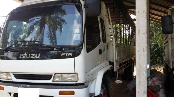 ขาย 6 ล้อ isuzu deca ปี47 ยาว 7.2m 200แรง ขาย 6 ล้อ isuzu deca ปี47 ยาว 7.2m 200แรง