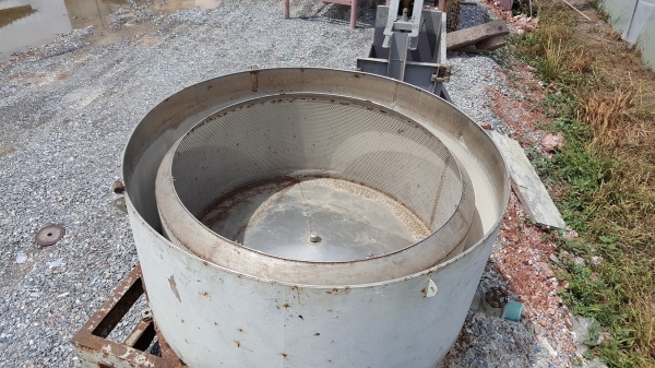 เครื่อง สลัดผ้าสแตนเลส หน้ากว้างภายใน 1.6 เมตร ภายนอก 1.8 เมตร