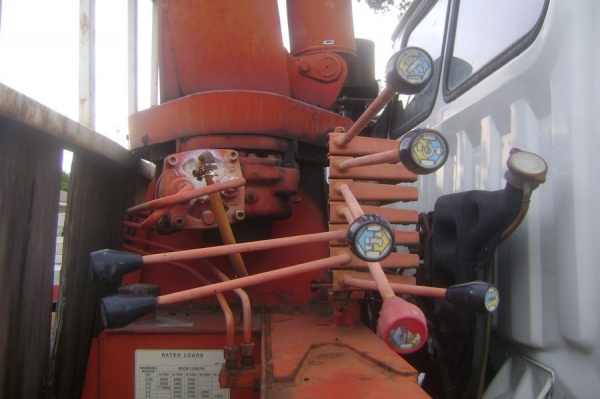 เครนยี่ห้อ UNIC เครน 5 ตัน 5 ปลอก