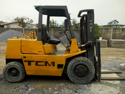 ขายรถโฟล์คลิฟท์ TCM (3.5 ตัน) isuzu เบนชิน