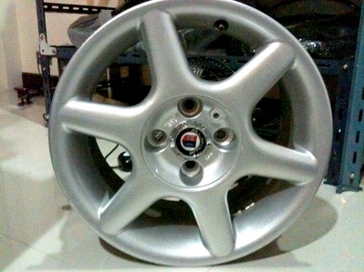 แม็กซ์อิตาลี 15 นิ้ว ขนาด 4รู100 แม็กซ์อิตาลี 15 นิ้ว ขนาด 4รู100