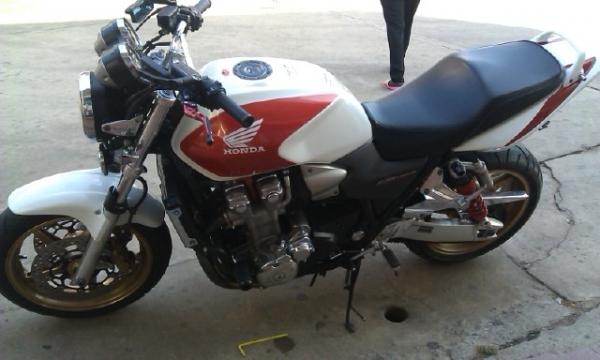 ขายแลกCB1300 หัวฉีด สมบูรณ์สดมาก ท่อwyvern full