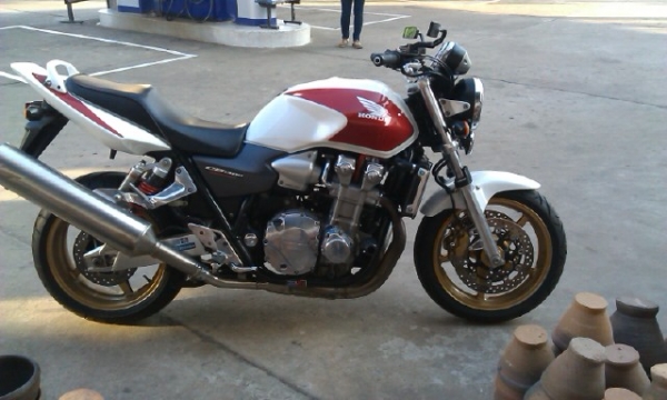 ขายแลกCB1300 หัวฉีด สมบูรณ์สดมาก ท่อwyvern full