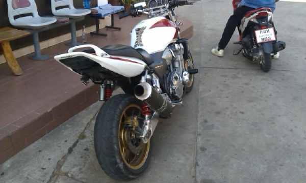 ขายแลกCB1300 หัวฉีด สมบูรณ์สดมาก ท่อwyvern full