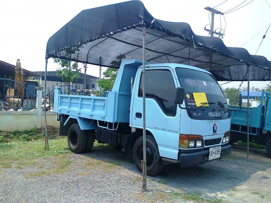ขายด่วน..รถหกล้อ ISUZU NKR ปี 47 รถสวย พร้อมใช้ เครื่องแรง ประหยัดน้ำมัน สุดคุ้ม รถสวย มีทะเบียนครบ.