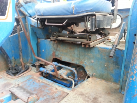 รถไถฟอร์ด 6710  เครื่องแน่น เสื้อลาย เกียร์ข้าง พร้อมใบมีดหน้า ผานหลัง 7สวยมาก