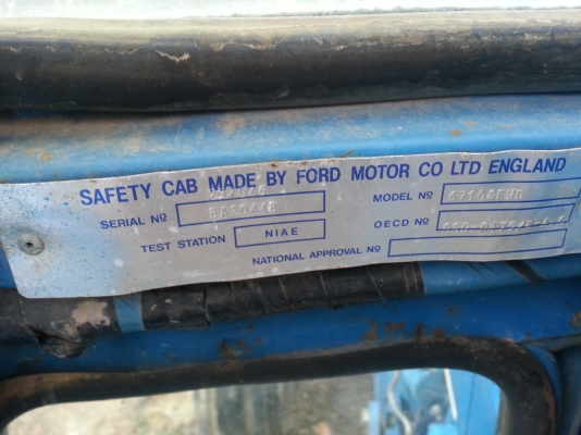 รถไถฟอร์ด 6710  เครื่องแน่น เสื้อลาย เกียร์ข้าง พร้อมใบมีดหน้า ผานหลัง 7สวยมาก