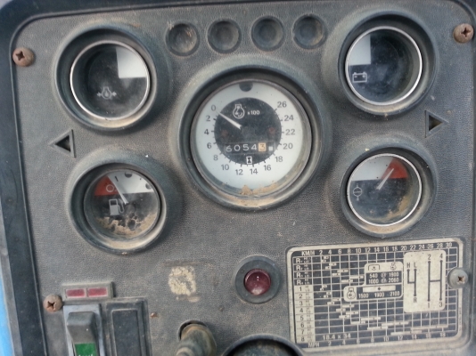 รถไถฟอร์ด 6710  เครื่องแน่น เสื้อลาย เกียร์ข้าง พร้อมใบมีดหน้า ผานหลัง 7สวยมาก