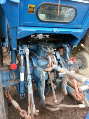 รถไถฟอร์ด 6710  เครื่องแน่น เสื้อลาย เกียร์ข้าง พร้อมใบมีดหน้า ผานหลัง 7สวยมาก