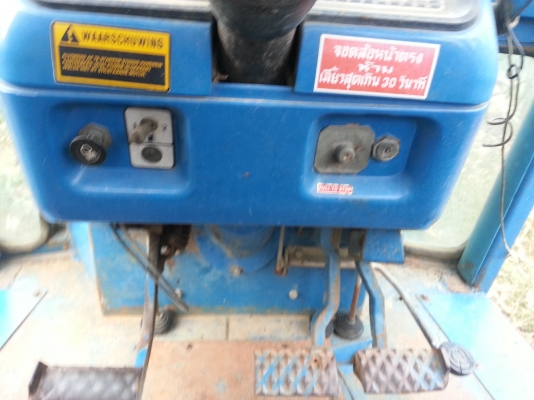 รถไถฟอร์ด 6710  เครื่องแน่น เสื้อลาย เกียร์ข้าง พร้อมใบมีดหน้า ผานหลัง 7สวยมาก