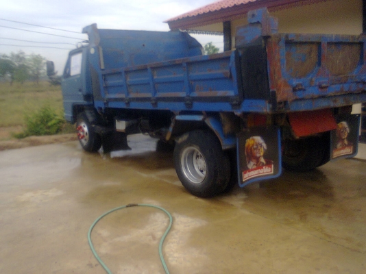 ขายหกล้อดั้ม  npr 115  สั่งลุย  550,000