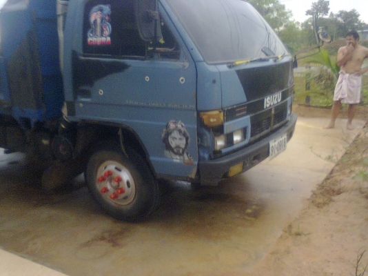 ขายหกล้อดั้ม  npr 115  สั่งลุย  550,000