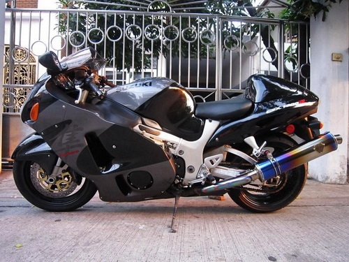 ขาย HAYABUSA 1300  สีเดิมทั้งคัน พร้อมทะเบียน ท่อแต่ง