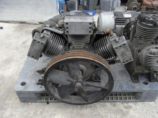 ขายหัวปั้มลม IWATA 3 สูบ 15 HP. สภาพดี