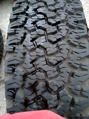 ขายยางBF 265 70 16 ปี11 1ชุดสวยสวย 19500 0806260417