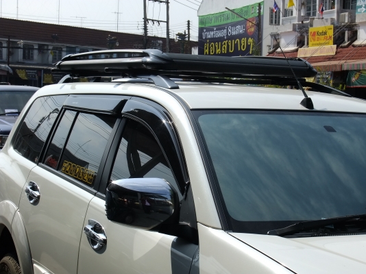 ขายที่ครอบไฟท้ายโครเมียมและชุดแต่งอีกหลายรายการ Pajero Sport
