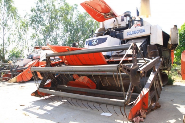 รถเกี่ยว KUBOTA DC-95 GM