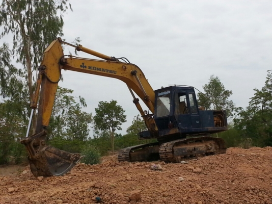 ขายรถแบคโฮ Komatsu pc200 - 2 เอาไปใช้ รับงานได้เลยจ้า(รถใช้งานอยู่) ขายรถแบคโฮ Komatsu pc200 - 2 เอาไปใช้ รับงานได้เลยจ้า(รถใช้งานอยู่)