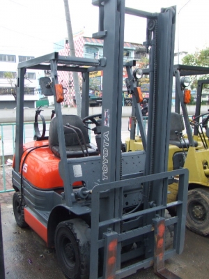 รถยก TOYOTA ขนาด 1.5 ตัน ยกสูง 4 เมตร