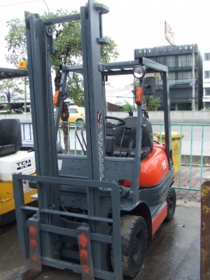 รถยก TOYOTA ขนาด 1.5 ตัน ยกสูง 4 เมตร