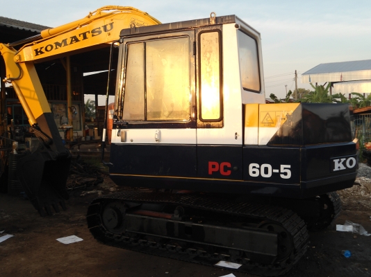 ขายรถแมคโครPC60-5 สภาพพร้อมใช้  สนใจติดต่อ บอย 085-156-2314
