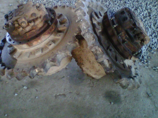 ขายตัวเดินPC100L-5 สภาพสวย สนใจติดต่อ บอย 085-156-2314