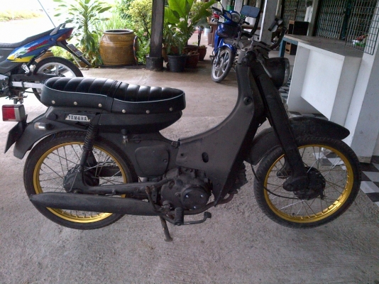 ขาย!ยามาฮ่าคล๊าสสิกรุ่นไฟหล่น สีดำด้าน เครื่องเวฟ125 มีเล่มเครื่องเอกสารโอน เครื่องดีแน่นๆ